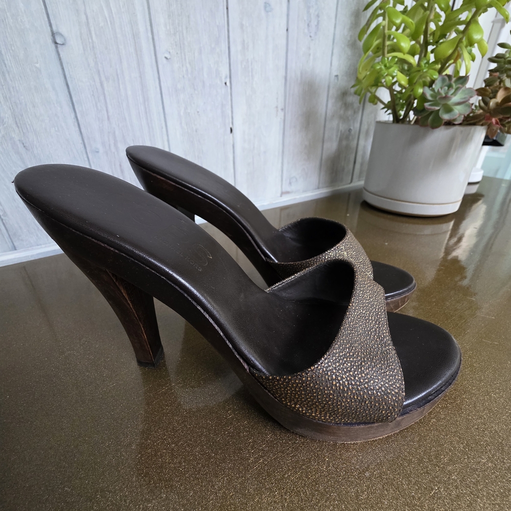 KORS Michael Kors Elegant Heels Wood & Gold
